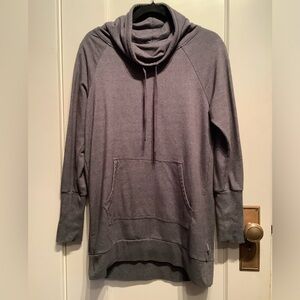 Grey Athletic Pullover Sweatershirt